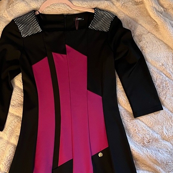 Beautiful brand new dress - Picture 9 of 11